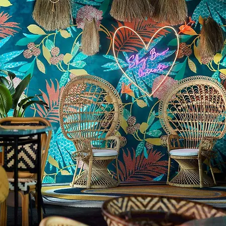 Отель Tivoli Oriente 4*