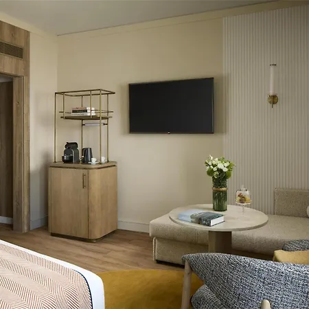 호텔 Tivoli Oriente 4*